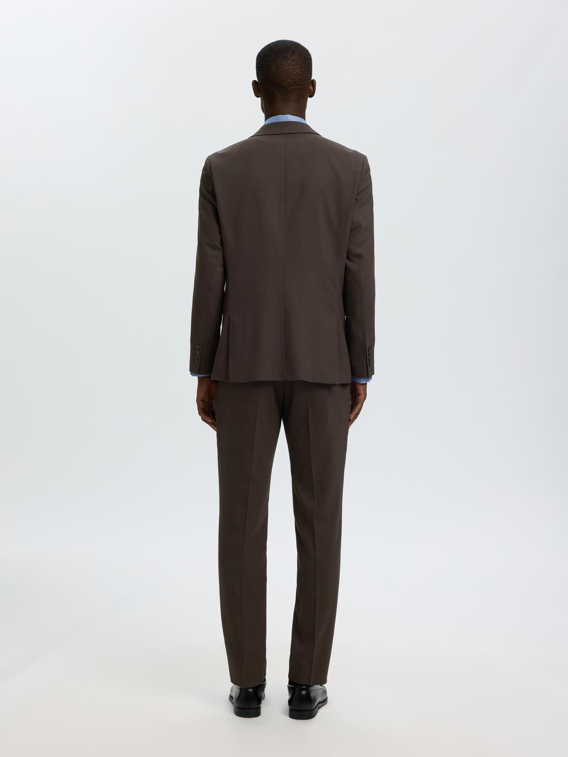 model_shot-back